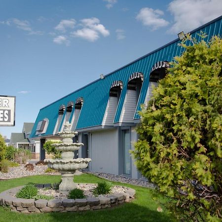Spencer Inn & Suites Екстер'єр фото